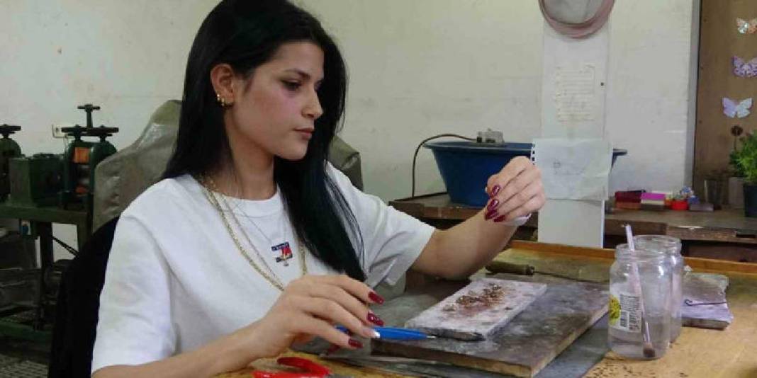 ‘Ojeli tırnaklarla yapamazsın’ dediler: Erkek egemen sektörde ustalığa yükseldi 2